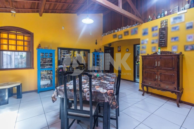 Imagem Casa com 3 Quartos à Venda, 381 m² em Tristeza - Porto Alegre Imagem Casa com 3 Quartos à Venda, 381 m² em Tristeza - Porto Alegre
