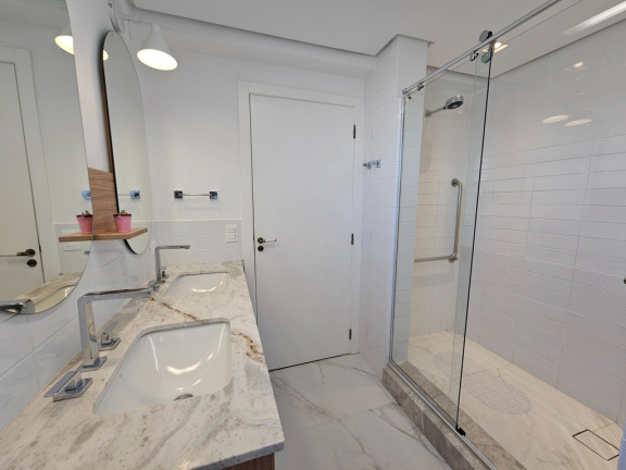 Imagem Apartamento com 3 Quartos à Venda, 166 m² em São João - Porto Alegre Imagem Apartamento com 3 Quartos à Venda, 166 m² em São João - Porto Alegre