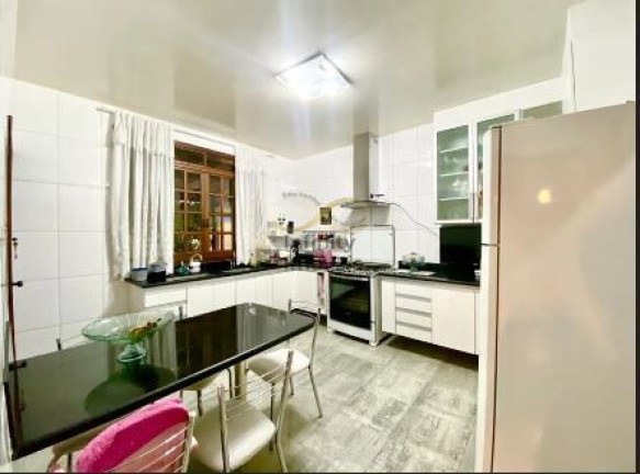 Imagem Casa com 3 Quartos à Venda, 320 m² em Castelo - Belo Horizonte Imagem Casa com 3 Quartos à Venda, 320 m² em Castelo - Belo Horizonte