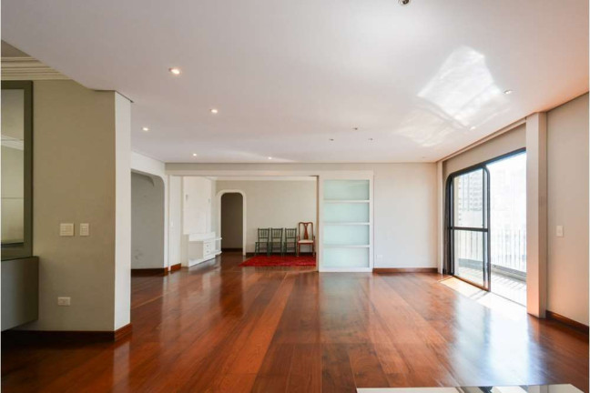Apartamento com 3 Quartos à Venda, 195 m² em Aclimação - São Paulo