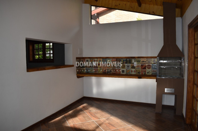 Imagem Casa com 4 Quartos à Venda, 190 m² em Região Do Alto Do Capivari - Campos Do Jordão Imagem Casa com 4 Quartos à Venda, 190 m² em Região Do Alto Do Capivari - Campos Do Jordão