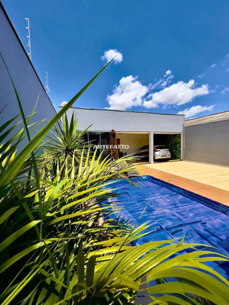 Imagem Casa com 2 Quartos à Venda, 250 m² Imagem Casa com 2 Quartos à Venda, 250 m²