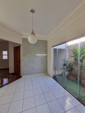 Imagem Casa com 3 Quartos à Venda, 140 m² Imagem Casa com 3 Quartos à Venda, 140 m²