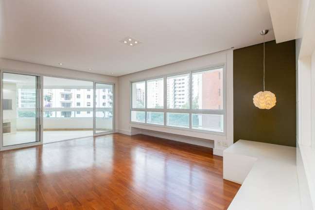 Imagem Imóvel com 3 Quartos à Venda, 158 m² em Moema - São Paulo Imagem Imóvel com 3 Quartos à Venda, 158 m² em Moema - São Paulo