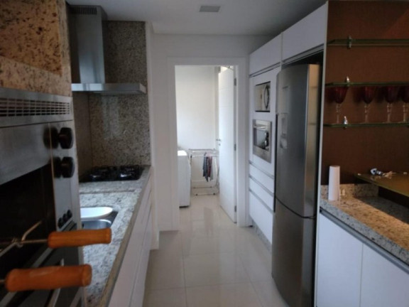 Imagem Imóvel com 3 Quartos à Venda, 142 m² em Centro - Balneário Camboriú Imagem Imóvel com 3 Quartos à Venda, 142 m² em Centro - Balneário Camboriú
