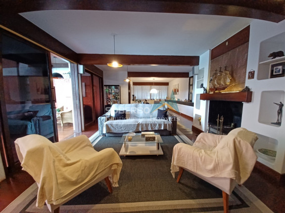 Imagem Casa com 5 Quartos à Venda, 333 m² em Alto - Teresópolis Imagem Casa com 5 Quartos à Venda, 333 m² em Alto - Teresópolis