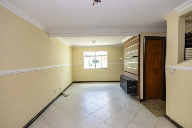 Imagem Sobrado com 3 Quartos para Alugar, 150 m² em Orleans - Curitiba