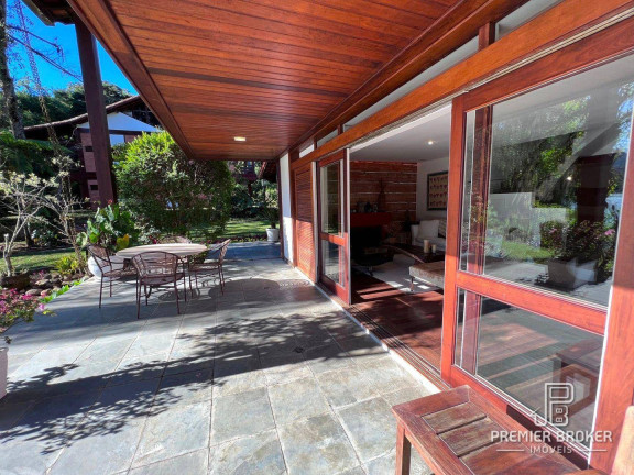 Imagem Casa com 4 Quartos à Venda, 371 m² em Comary - Teresópolis