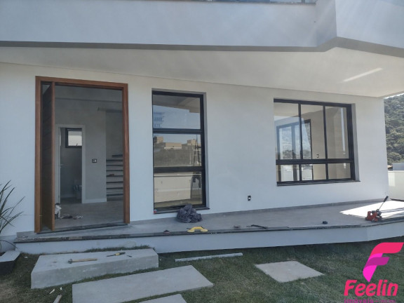 Imagem Casa com 3 Quartos à Venda, 204 m² em Rio Tavares - Florianópolis Imagem Casa com 3 Quartos à Venda, 204 m² em Rio Tavares - Florianópolis