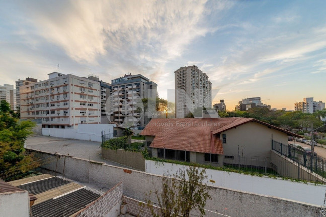 Imagem Imóvel com 5 Quartos à Venda, 422 m² em Três Figueiras - Porto Alegre Imagem Imóvel com 5 Quartos à Venda, 422 m² em Três Figueiras - Porto Alegre