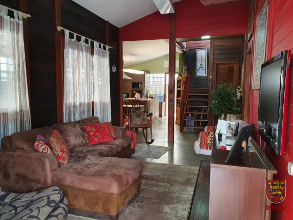 Imagem Casa com 4 Quartos à Venda, em Lagoa Da Conceição - Florianópolis Imagem Casa com 4 Quartos à Venda, em Lagoa Da Conceição - Florianópolis