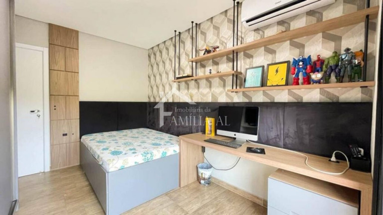 Imagem Sobrado com 5 Quartos à Venda, 250 m² em Espinheiros - Joinville
