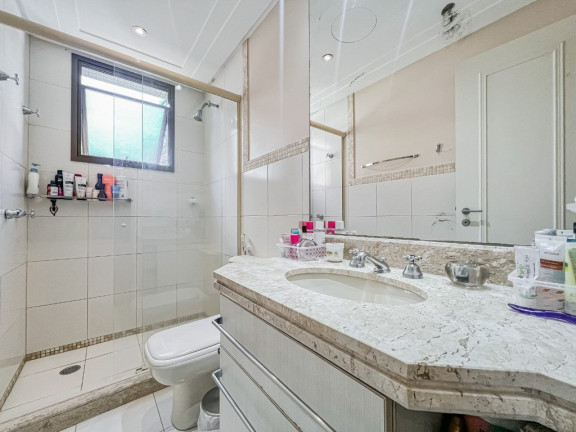 Imagem Apartamento com 3 Quartos à Venda, 243 m² em Rio Branco - Porto Alegre Imagem Apartamento com 3 Quartos à Venda, 243 m² em Rio Branco - Porto Alegre