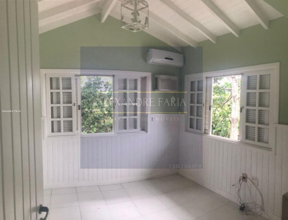 Imagem Casa com 6 Quartos à Venda, 300 m² em Maresias - São Sebastião Imagem Casa com 6 Quartos à Venda, 300 m² em Maresias - São Sebastião