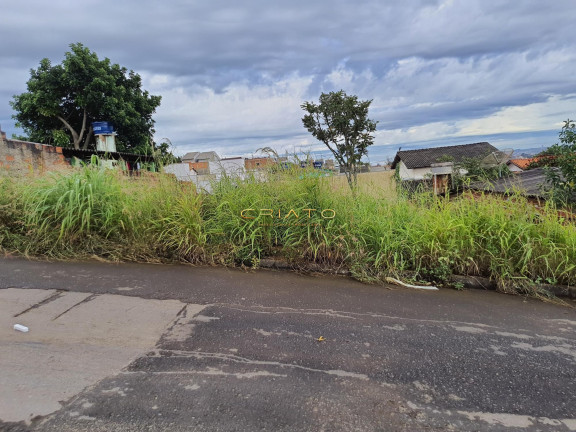 Terreno à Venda, 300 m² em Residencial Arco-íris - Anápolis