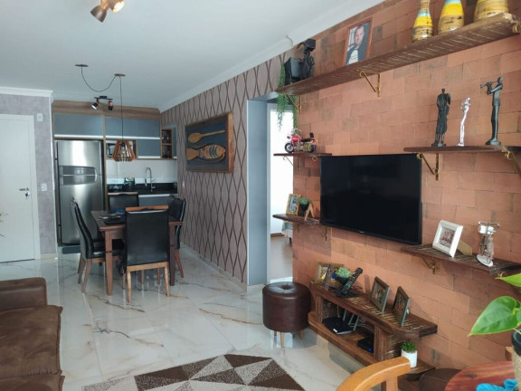 Imagem Imóvel com 2 Quartos à Venda, em Bombinhas - Bombinhas Imagem Imóvel com 2 Quartos à Venda, em Bombinhas - Bombinhas
