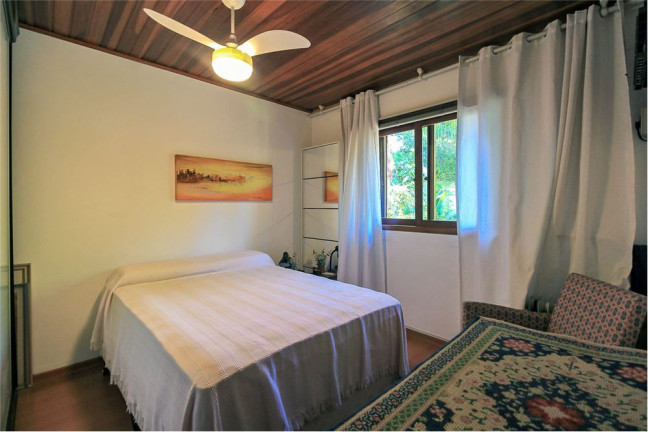 Imagem Casa com 3 Quartos à Venda,  em Ipanema - Porto Alegre
