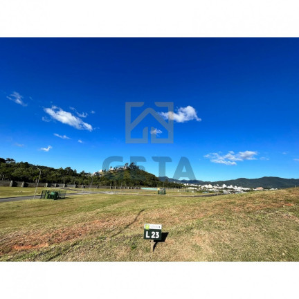 Terreno à Venda, 490 m² em Centro - Camboriú