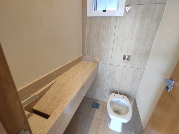 Imagem Imóvel com 
            	3             Quartos à Venda, 169 m² em 
            	Jardins Porto             - 
            	Senador Canedo            