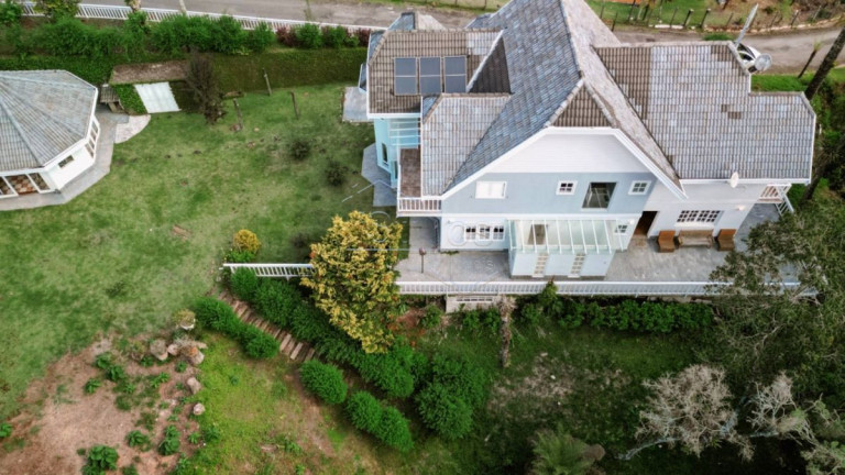 Imagem Casa de Condomínio com 5 Quartos à Venda, 203 m² em Campos Do Jordão Imagem Casa de Condomínio com 5 Quartos à Venda, 203 m² em Campos Do Jordão