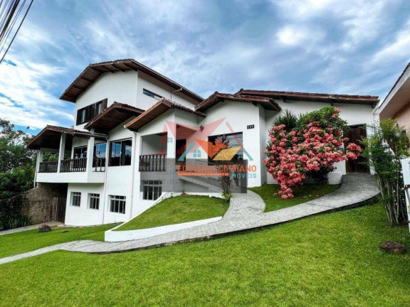 Casa com 7 Quartos à Venda,  em Park Imperial - Caraguatatuba