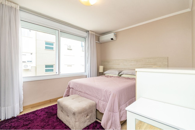 Imagem Imóvel com 2 Quartos à Venda, 85 m² em Menino Deus - Porto Alegre Imagem Imóvel com 2 Quartos à Venda, 85 m² em Menino Deus - Porto Alegre