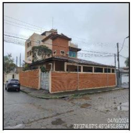 Imagem Casa com 1 Quarto à Venda, 350 m² em Centro - Caraguatatuba Imagem Casa com 1 Quarto à Venda, 350 m² em Centro - Caraguatatuba