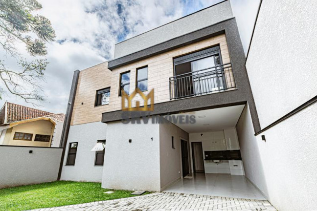 Sobrado à Venda, 148 m² em Santa Cândida - Curitiba