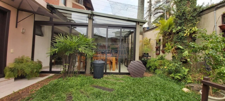 Imagem Casa com 4 Quartos à Venda, 373 m² Imagem Casa com 4 Quartos à Venda, 373 m²