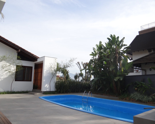 Imagem Casa com 4 Quartos à Venda, 500 m² em Glória - Joinville