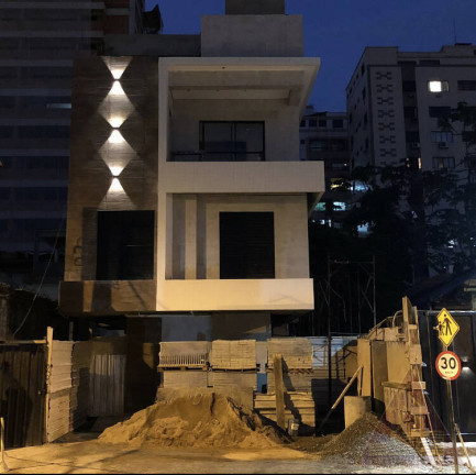 Imagem Casa com 2 Quartos à Venda, 115 m² em Marapé - Santos