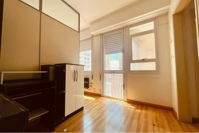Imagem Apartamento com 1 Quarto à Venda, 28 m² em Centro Histórico - Porto Alegre Imagem Apartamento com 1 Quarto à Venda, 28 m² em Centro Histórico - Porto Alegre