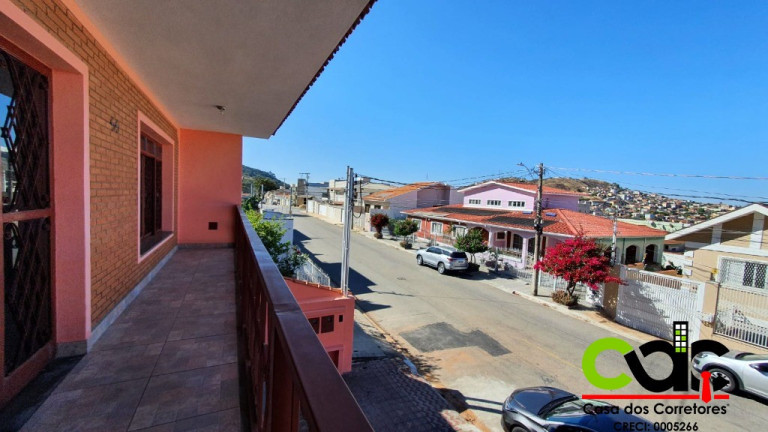 Imagem Casa com 3 Quartos à Venda, 358 m² em Parque Primavera - Poços De Caldas Imagem Casa com 3 Quartos à Venda, 358 m² em Parque Primavera - Poços De Caldas