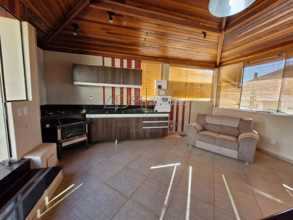 Imagem Casa com 3 Quartos à Venda, 300 m² em Chácara Floresta - Botucatu Imagem Casa com 3 Quartos à Venda, 300 m² em Chácara Floresta - Botucatu