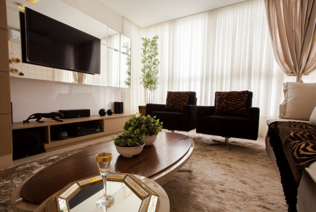 Imagem Imóvel com 4 Quartos à Venda, 137 m² em Centro - Balneário Camboriú Imagem Imóvel com 4 Quartos à Venda, 137 m² em Centro - Balneário Camboriú