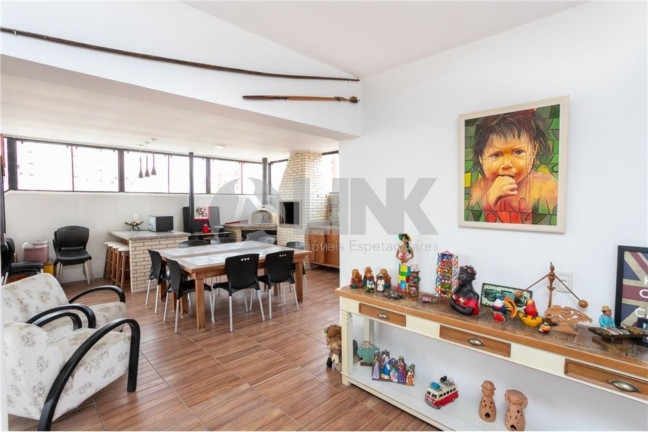 Imagem Imóvel com 4 Quartos à Venda, 260 m² em Higienópolis - Porto Alegre Imagem Imóvel com 4 Quartos à Venda, 260 m² em Higienópolis - Porto Alegre