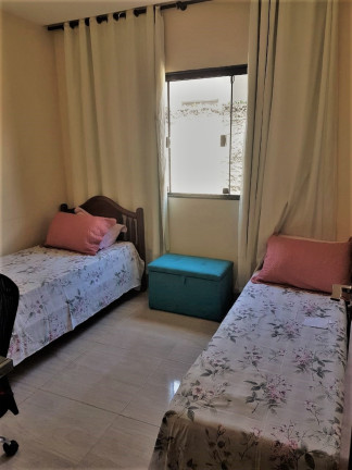 Imagem Casa com 3 Quartos à Venda, 300 m²