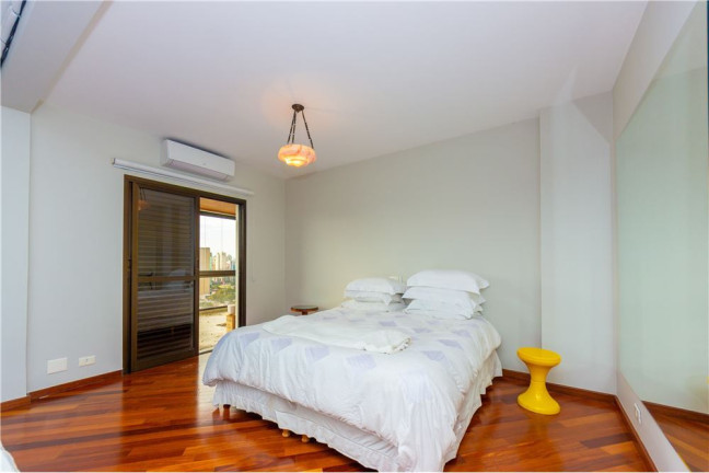 Imagem Imóvel com 3 Quartos à Venda,  em Vila Nova Conceição - São Paulo