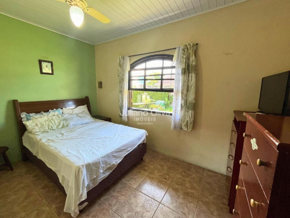 Imagem Casa com 2 Quartos à Venda, 72 m² em Barra Do Sai - Itapoá