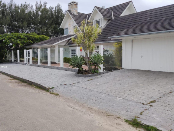 Imagem Casa com 6 Quartos à Venda, 500 m² em Centro - Imbé