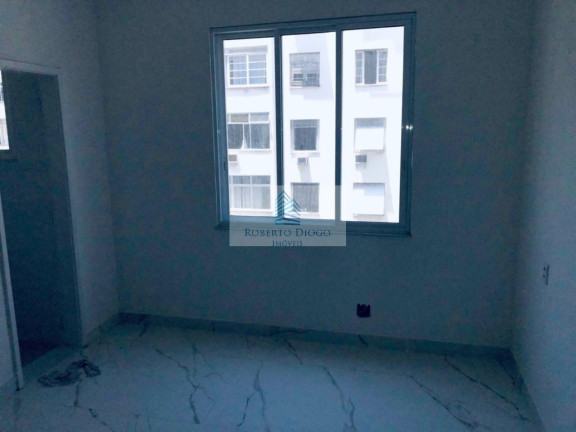 Imagem Imóvel com 3 Quartos à Venda, 125 m² em Copacabana - Rio De Janeiro Imagem Imóvel com 3 Quartos à Venda, 125 m² em Copacabana - Rio De Janeiro