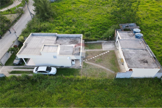 Imagem Casa com 3 Quartos à Venda, 360 m² em Centro - Maricá
