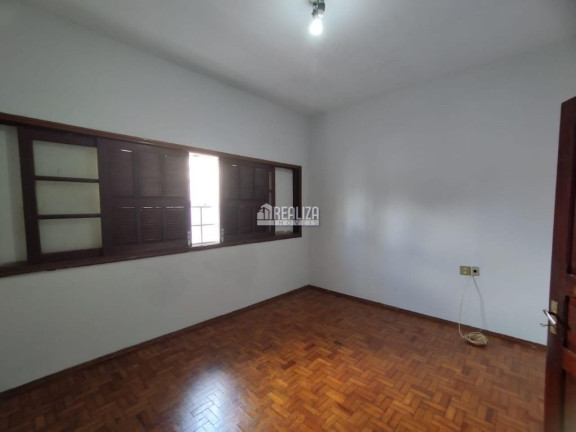 Imagem Casa com 3 Quartos para Alugar, 250 m² em Estados Unidos - Uberaba Imagem Casa com 3 Quartos para Alugar, 250 m² em Estados Unidos - Uberaba