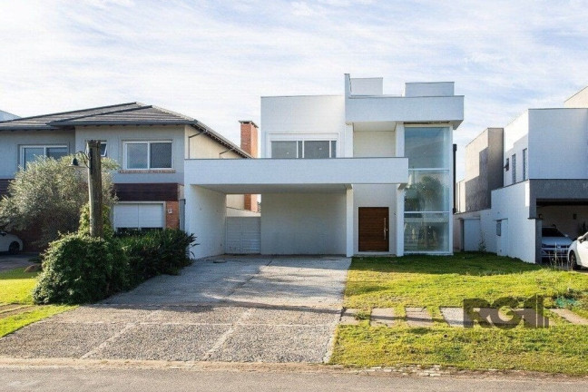 Casa com 3 Quartos à Venda,  em Belém Novo - Porto Alegre