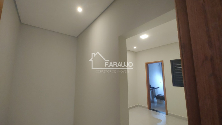 Imagem Imóvel com 3 Quartos à Venda, em Cajuru Do Sul - Sorocaba Imagem Imóvel com 3 Quartos à Venda, em Cajuru Do Sul - Sorocaba