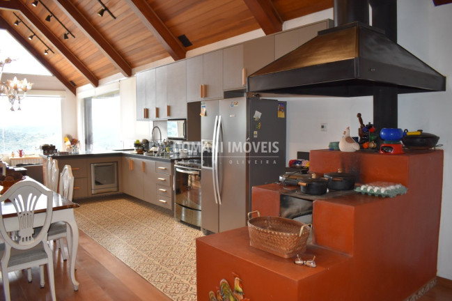 Imagem Casa com 4 Quartos à Venda, 420 m² em Região De Descansópolis - Campos Do Jordão