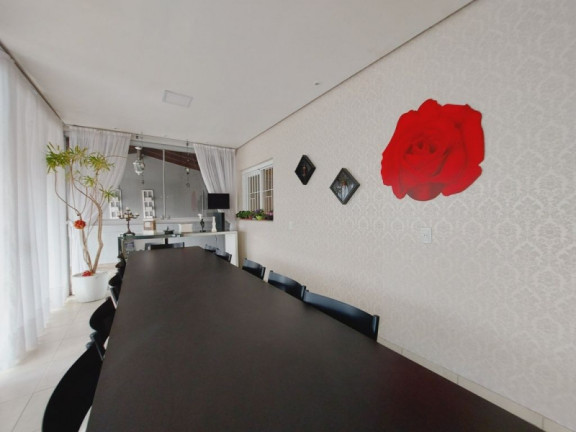 Imagem Casa com 3 Quartos à Venda, 280 m²