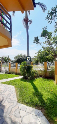 Imagem Sobrado com 6 Quartos à Venda, 294 m² em Camobi - Santa Maria