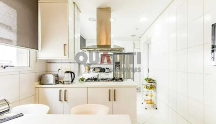Imagem Apartamento com 3 Quartos à Venda, 230 m² em Moema - São Paulo