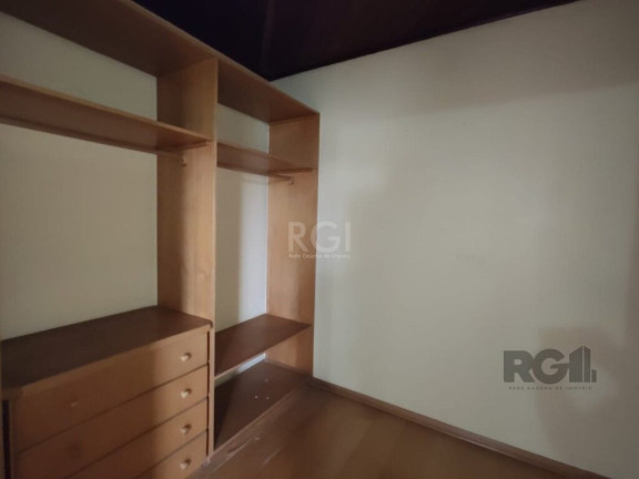 Imagem Casa com 4 Quartos à Venda, 284 m² em Tristeza - Porto Alegre Imagem Casa com 4 Quartos à Venda, 284 m² em Tristeza - Porto Alegre